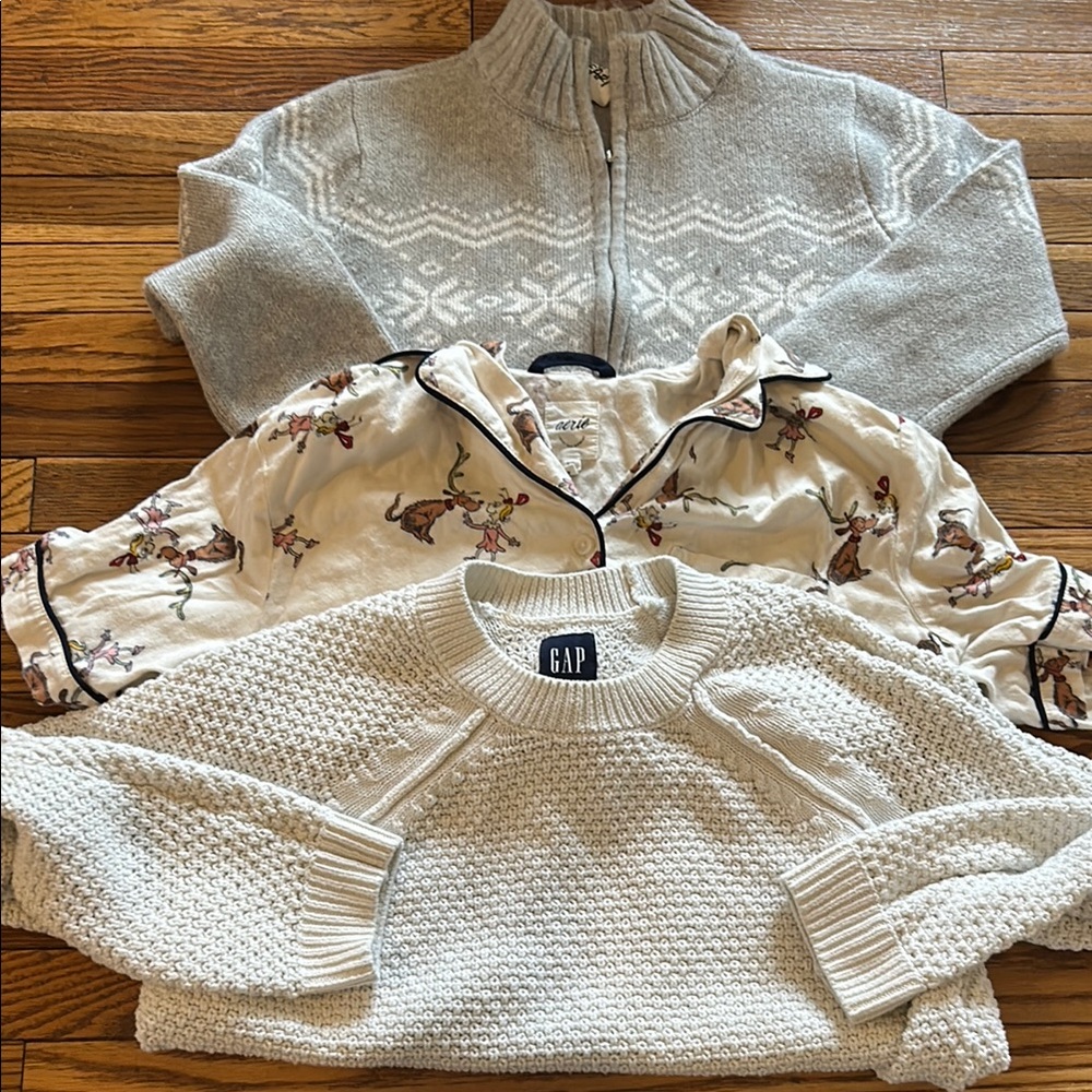 Clothing bundle for cozy season